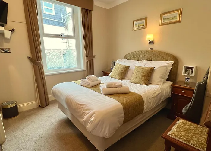 Riviera Lodge Hotel
